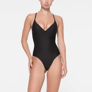 NWT SKIMS BODY SUPER PUSH-UP THONG‎ BODYSUIT IN ONYX SIZE MEDIUM